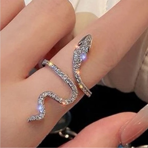 SNAKE DESIGN RHINESTONE RING - Picture 6 of 10
